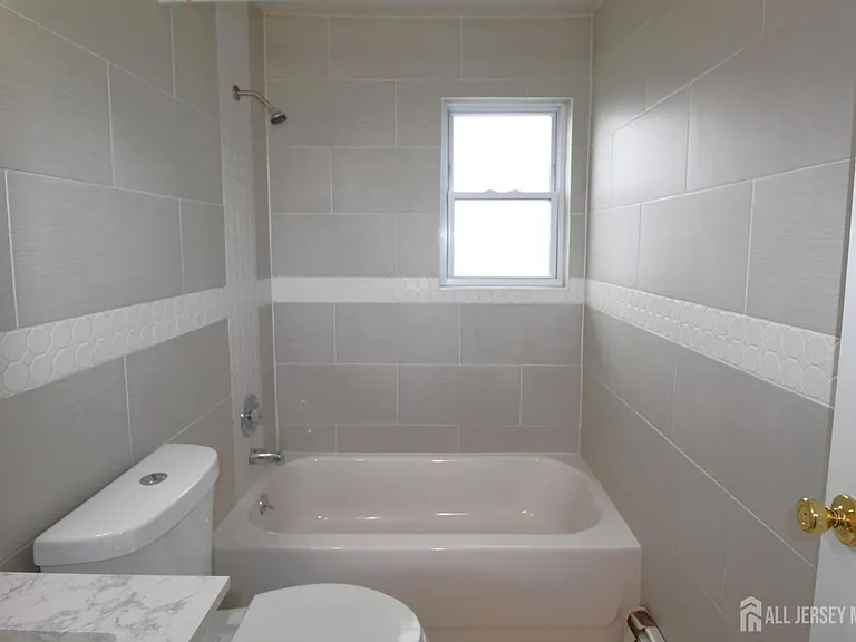 250 Penn Ave #2A — Photo 12