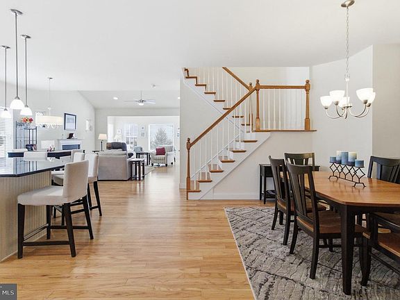 5th image of 240 Aster Ave