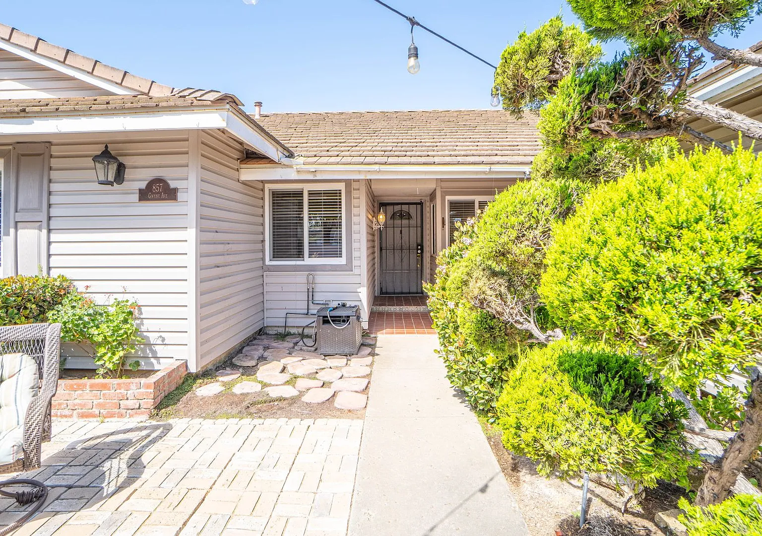Four Bedroom Goleta Home Near the Beach! — Photo 4