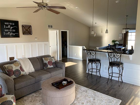 5th image of 58588 Silvergrass Ave