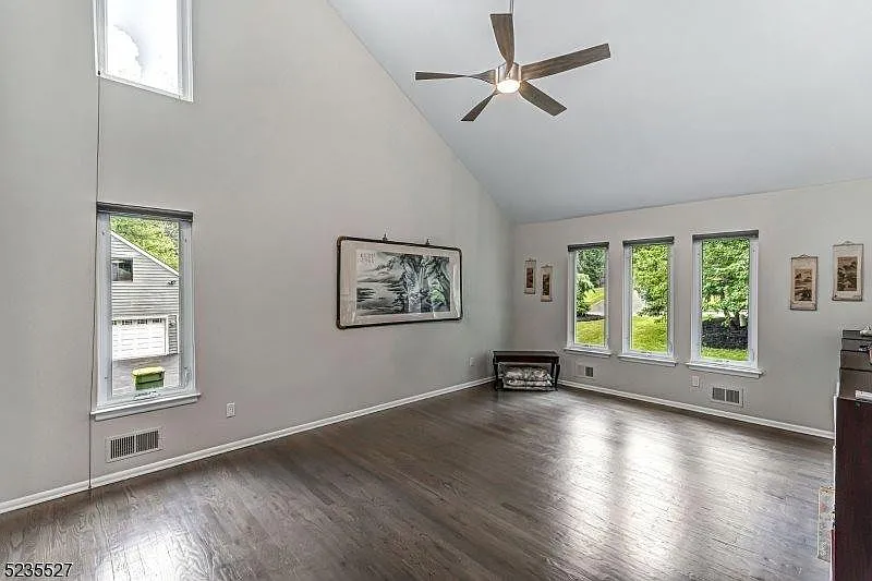 4 bed, 2.5 bath, $5,750 — Photo 3