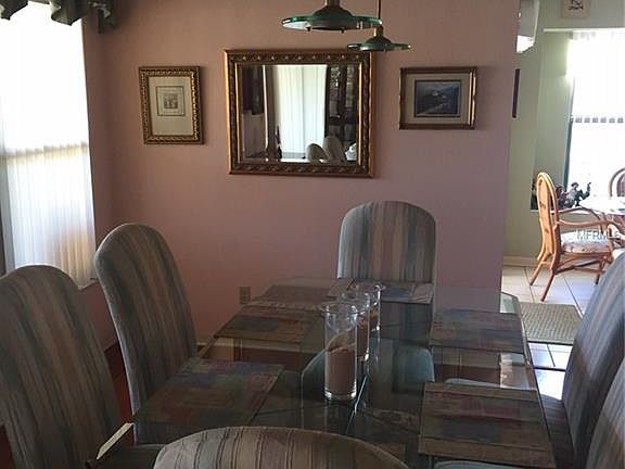 5th image of 211 N Brockfield Dr