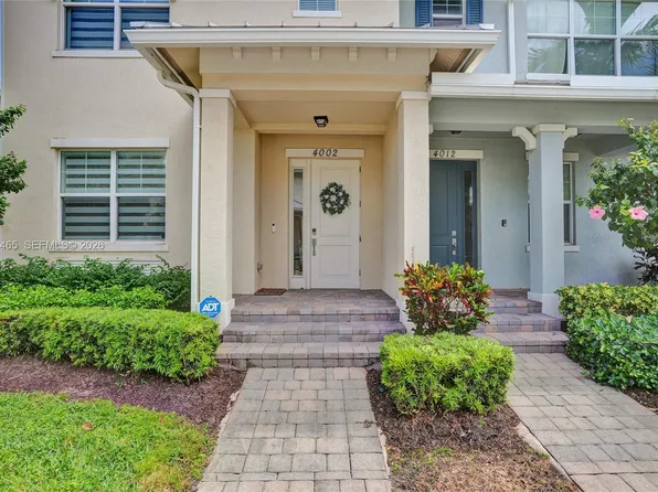 4002 Poinciana Ln, Hollywood, FL 33021