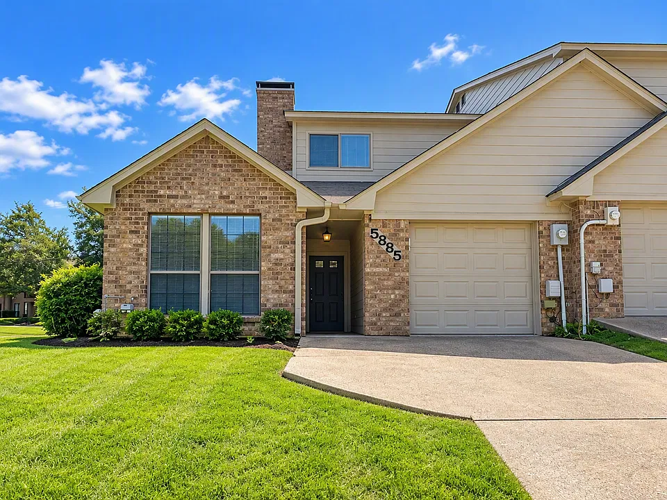 5885 Creek Side Cir