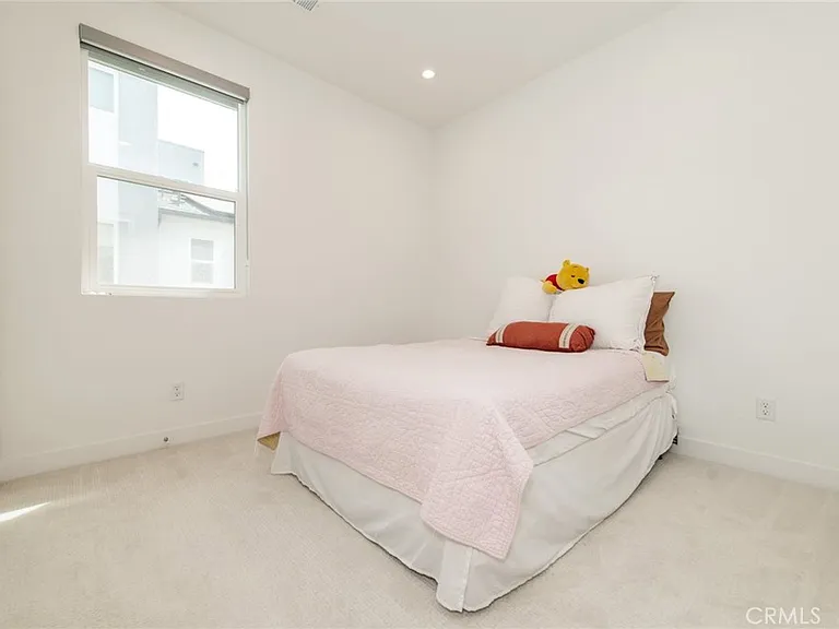 1515 W Bushell St — Photo 12