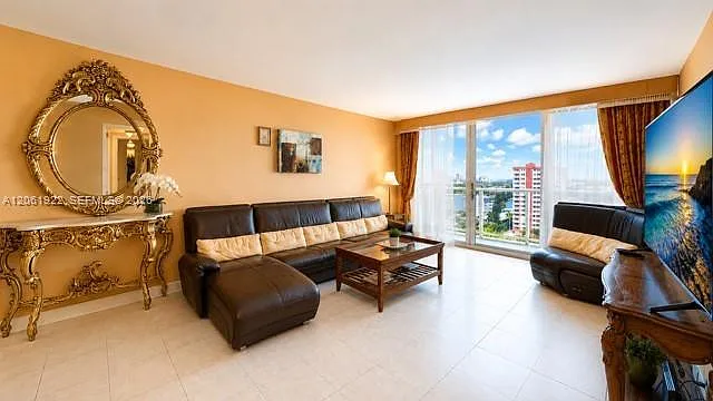 3140 S Ocean Dr #1210 — Photo 2