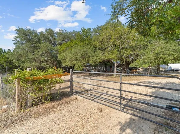 1602 Broad Oak Dr, Bandera, TX 78003