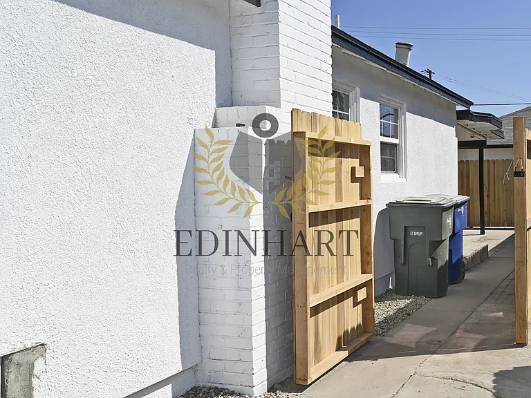 1584 N Carruth Ave — Photo 26