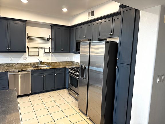 4th image of 360 Avenue 26 Unit 400