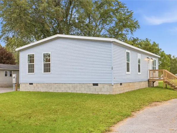 26 North St, Le Roy, NY 14482