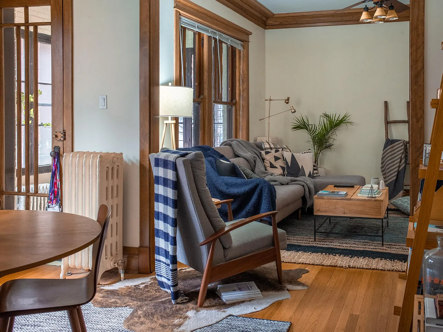 1 bed, 900 sqft, $2,145 — Photo 2