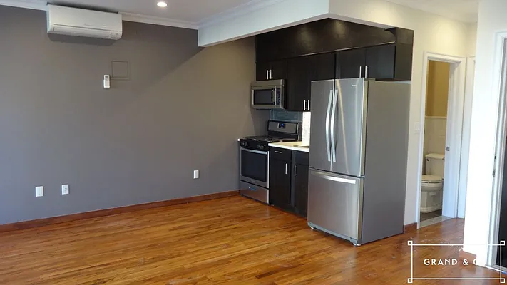 Rented by Grand & Co. | media 27