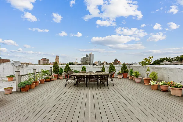 Sold by Compass | media 10