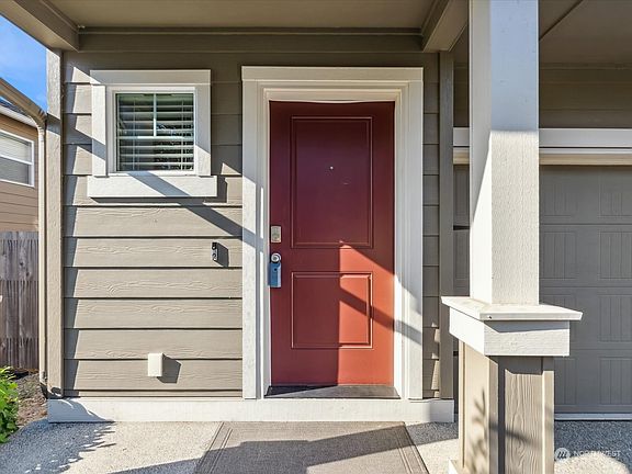 3rd image of 8207 17th ST SE