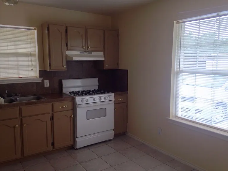416 Prescott Loop — Photo 5