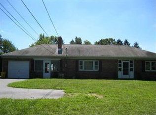 6041 Chambers Hill Rd, Harrisburg, PA 17111