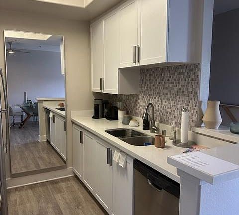 5th image of 4417 Hazeltine Ave APT 206