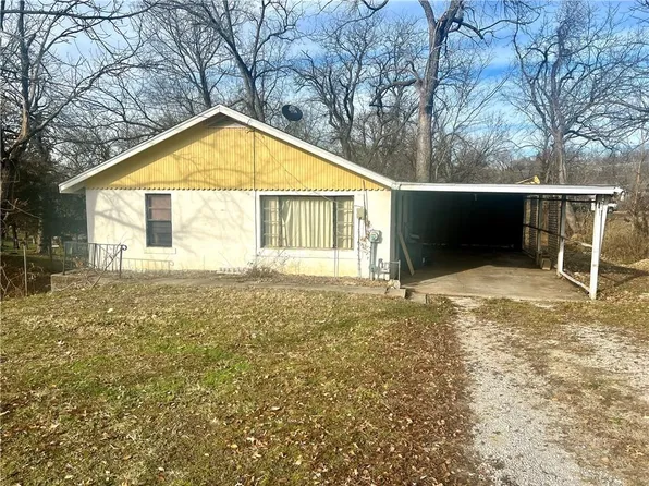 803 W Market St, Warrensburg, MO 64093