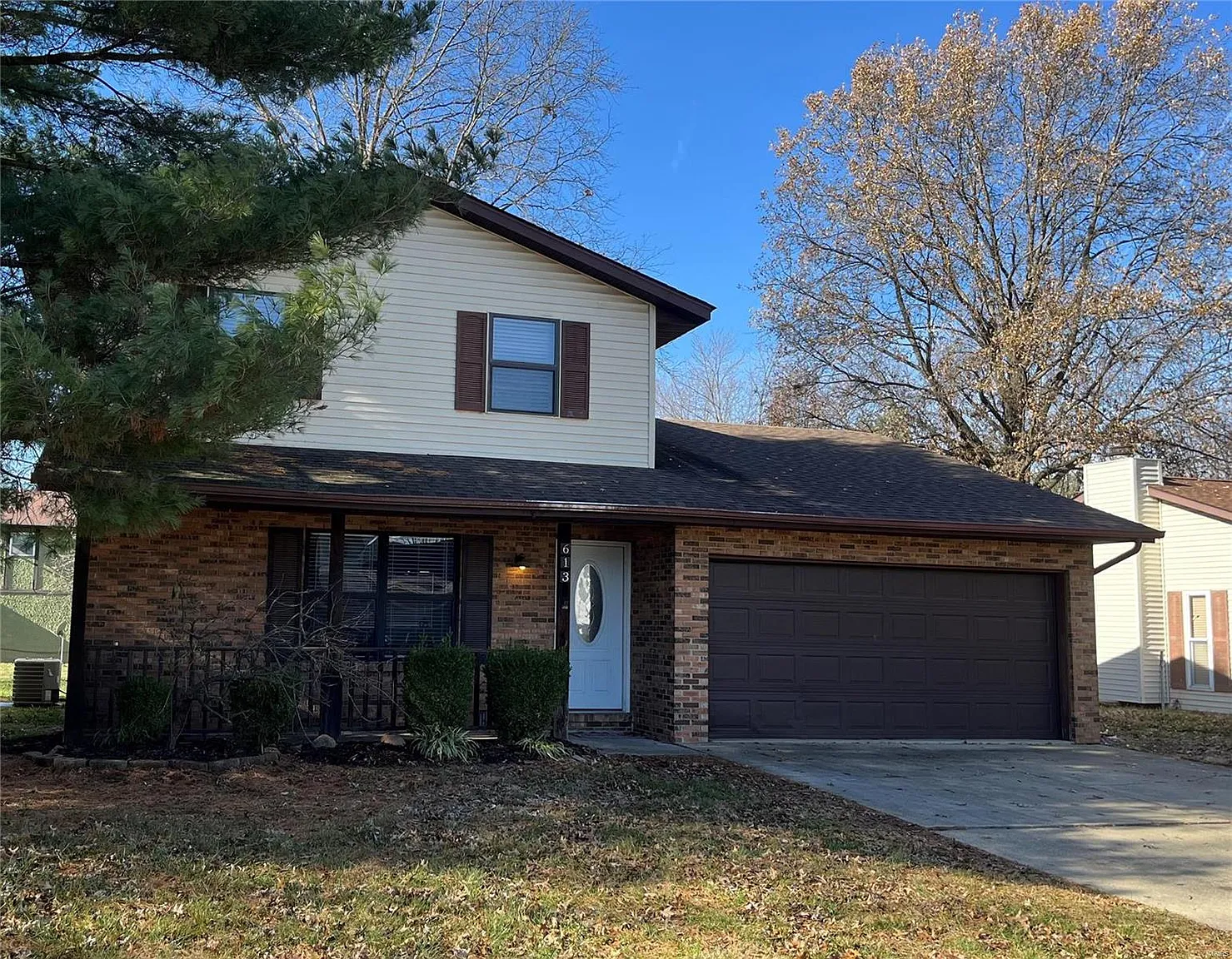 613 Country Meadow Ln photo 1