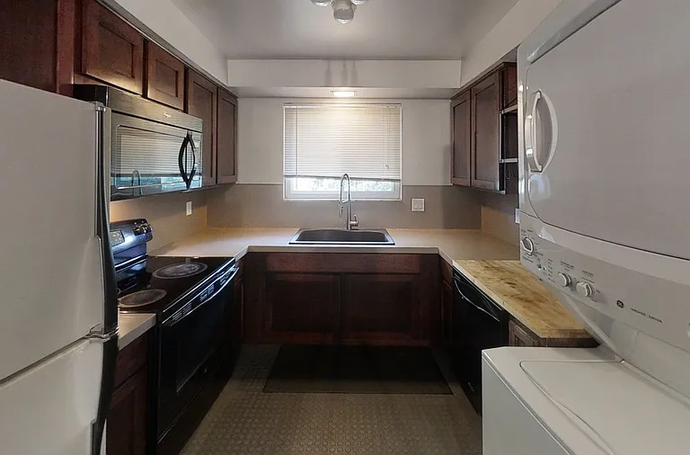1546 Jones Dr #1546-2 — Photo 1