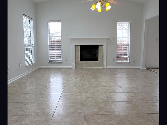 2nd image of 406 Belmont Cir