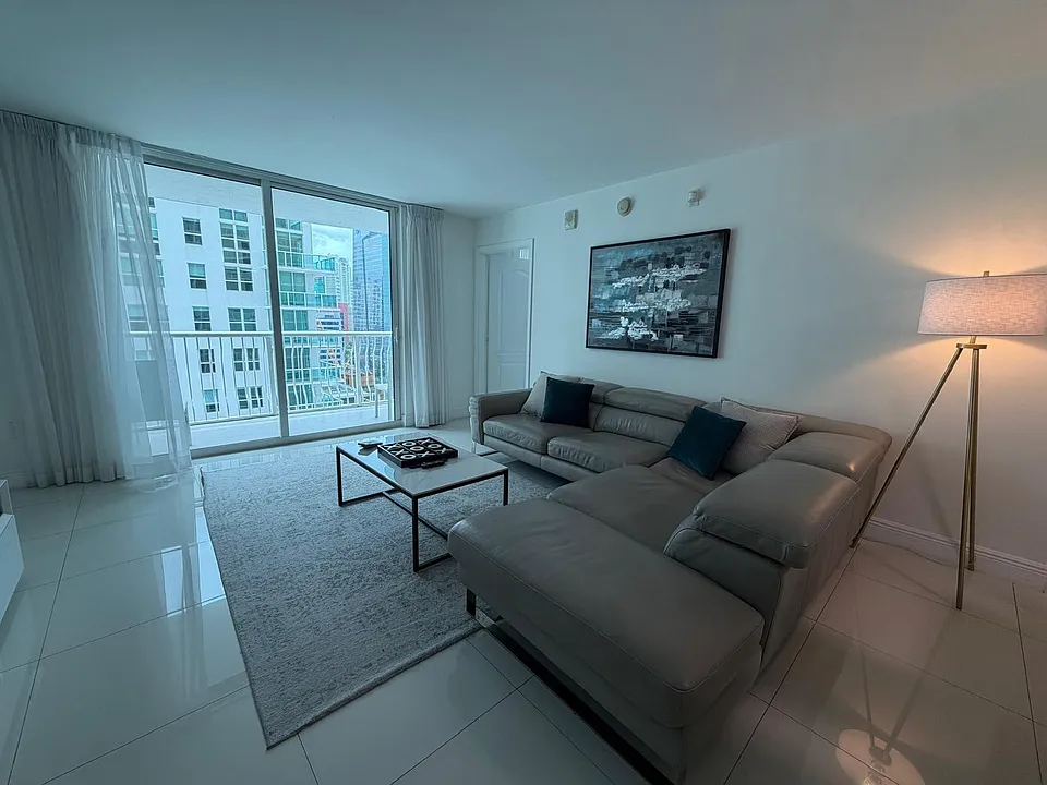 1 SE 12th St #23-ID1625009P
