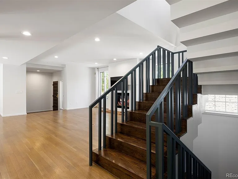 290 Madison St — Photo 15