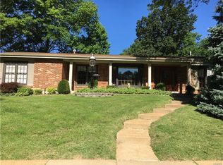 5439 Stonehurst Dr, Saint Louis, MO 63129