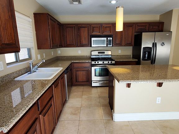 4th image of 4795 Frankfurt Ct