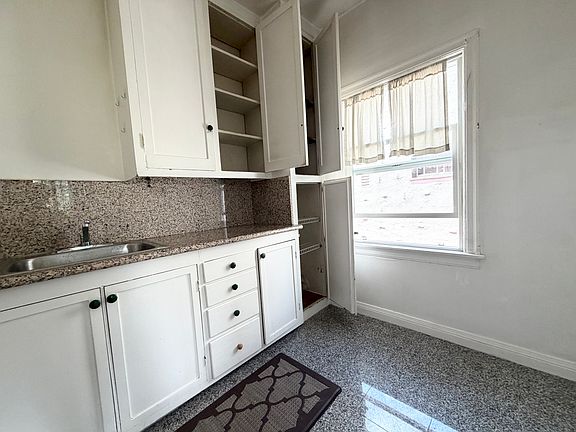 5th image of 1944 Curtis St #8