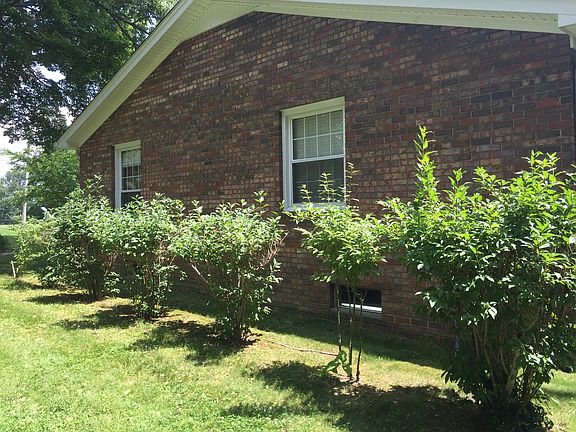 5th image of 607 Lexington Dr