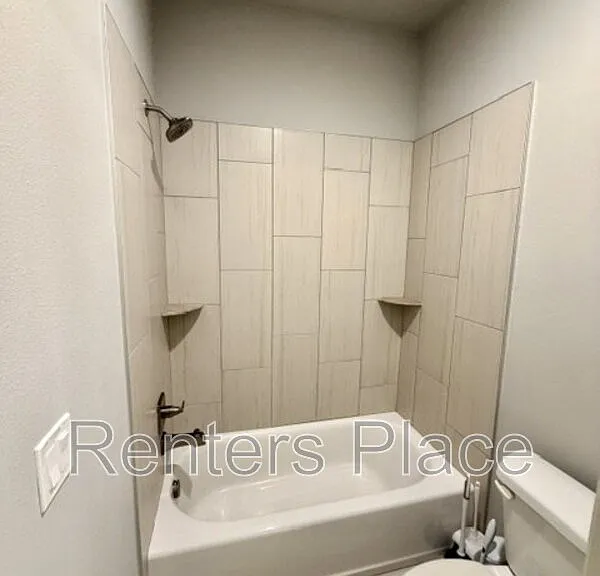 803 E Delmar Pl — Photo 23