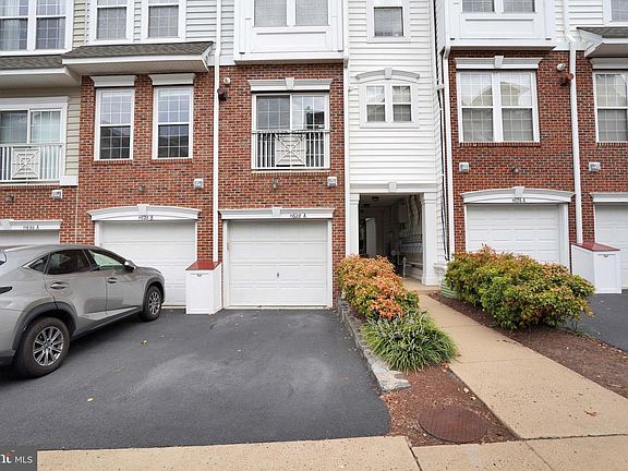 2nd image of 11628 Cavalier Landing Ct #A-1405