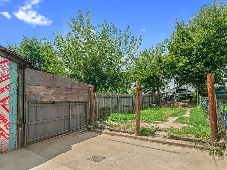 125 Ripka St — Photo 28