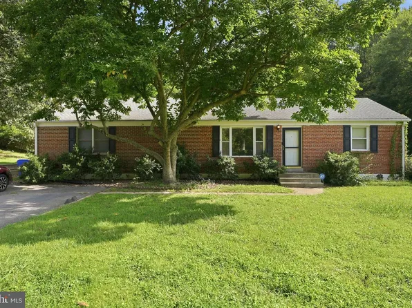 3260 Green Meadows Dr, Indian Head, MD 20640
