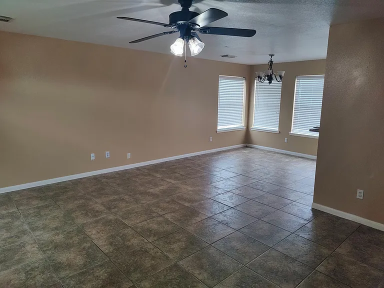 5118 Littleneviss Dr — Photo 5