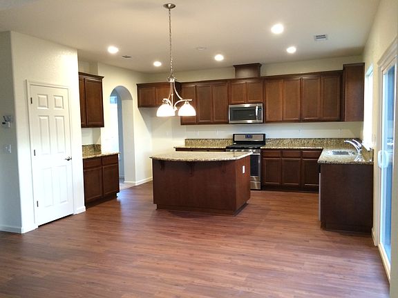 4th image of 464 Shadow Creek Ave