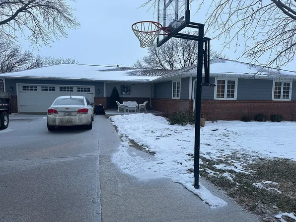 415 N 3rd St, Lyons, NE 68038