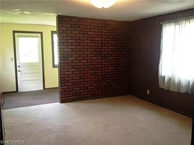 2nd image of 3844 Saint Nicholas Dr