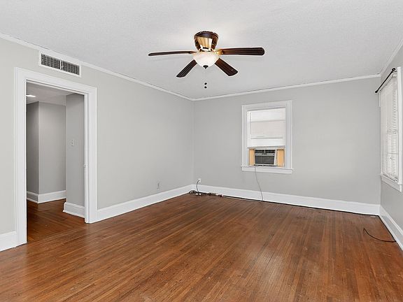 2nd image of 1418 Park Dr APT 4