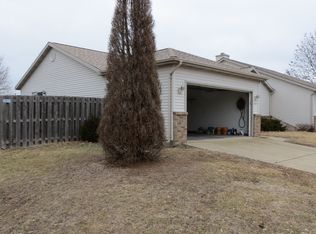 1075 Christopher Ln, Springfield, IL 62712