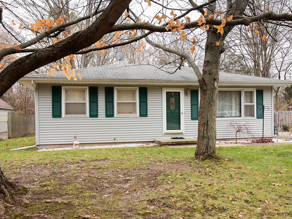 1st image of 120 Blueberry Ln