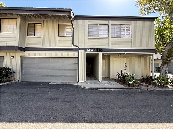 4th image of 586 N Orange Grove Blvd