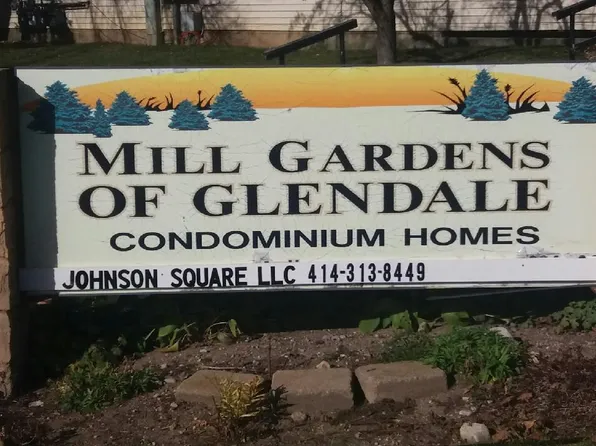 2820 W Mill Rd APT E, Milwaukee, WI 53209