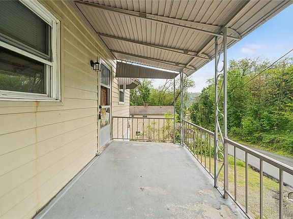 3rd image of 577 Isabella Ave