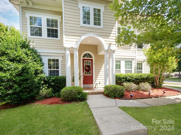 1141 Sapona River Ln, Waxhaw, NC 28173