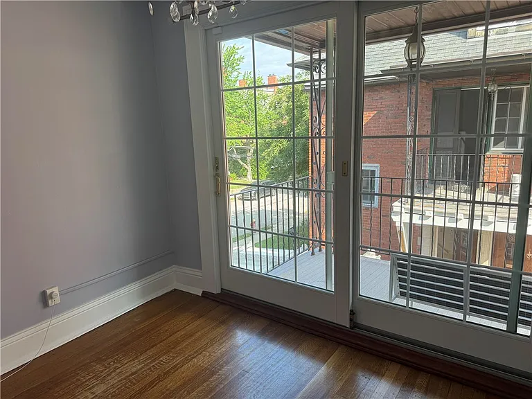 703 Saint James St — Photo 12