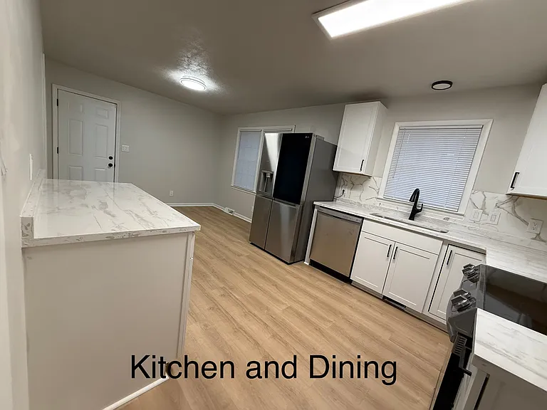 241 Kenmore Dr — Photo 6