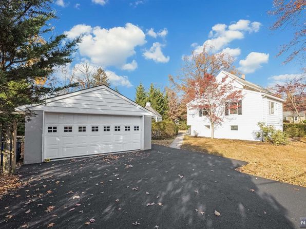 50 Dean St, Glen Rock, NJ 07452