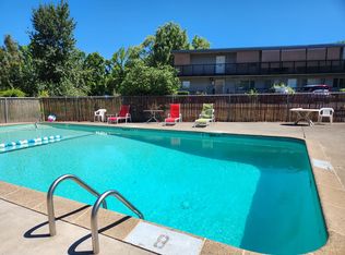 2215 SE Miller St APT 39, Portland, OR 97202